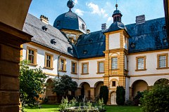  Schloss Seehof - Innenhof