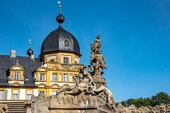  Schloss Seehof - Herkulesgruppe von Ferdinand Tietz